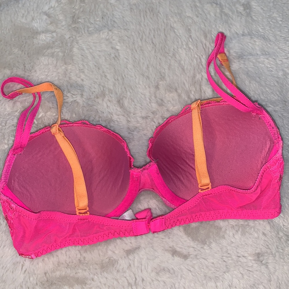 32B Victoria’s Secret PINK date padded push-up bra - Picture 3 of 3